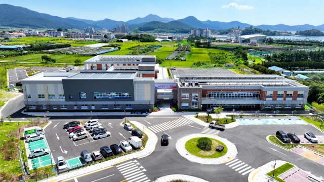 3-2 3-2. 관련사진(★농업기술센터 전경).jpg