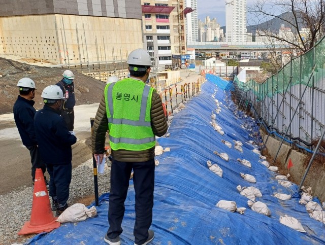 2 2.29 - 통영시, 해빙기 대비 주택건설현장 안전점검 실시 2.jpg