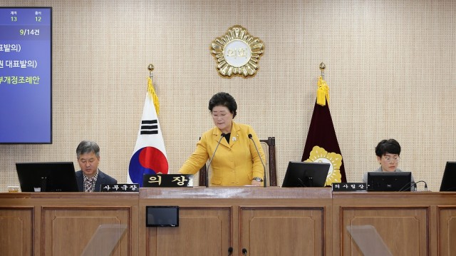 5 5. 1. - 제229회 통영시의회 임시회 폐회 1.jpg