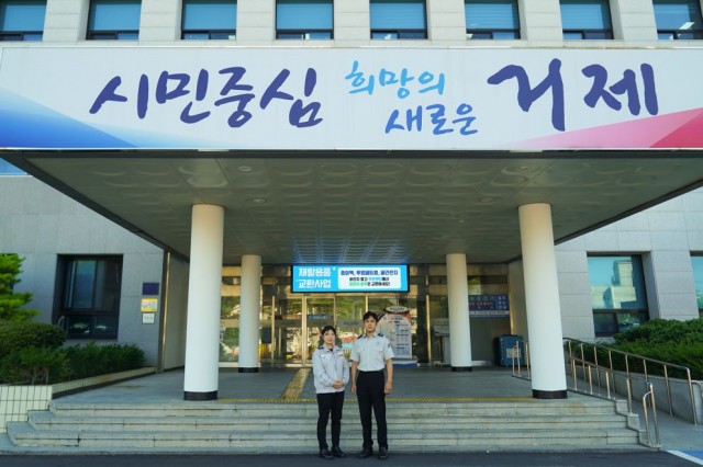 관련사진(쓰러진 사회복무요원 심폐소생술로 살린 시청 직원 화제) (1) 관련사진(쓰러진 사회복무요원 심폐소생술로 살린 시청 직원 화제) (1).jpg