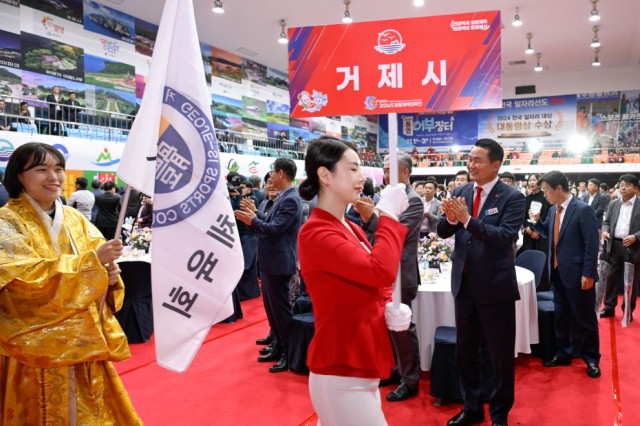 관련사진(거제시 선수단, 제35회 경남생활체육대축전 출전) (2).jpg