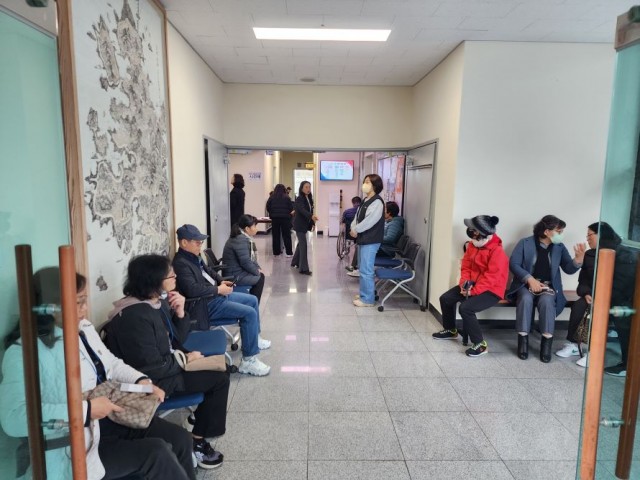 3-2 3-2. 관련사진(거제시, 2025년 (일반형) 장애인일자리사업 면접 성료 1).jpg