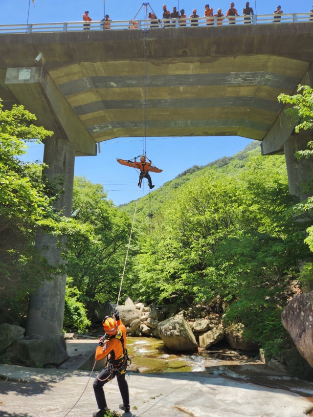 추락사고대비수직구조훈련(2).jpg