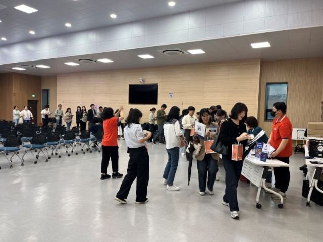 2-3 2-3. 관련사진(거제시, 장애인생산품 우선구매 교육 및 전시회 성료 2).jpg