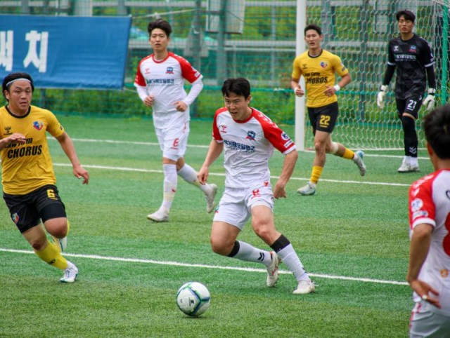 11-3 11-3. 관련사진(거제시민축구단, 서울중랑축구단과의 원정경기에서 4-1 완승 2).jpg