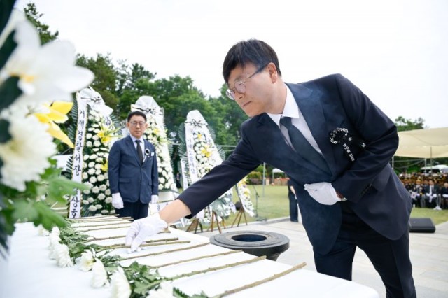 관련사진(거제시， 제70회 현충일 추념식 거행) (3).jpg