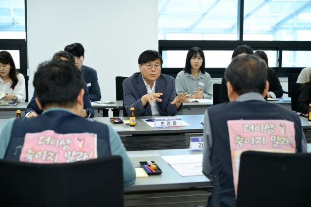 5-2 5-2. 관련사진(변광용 거제시장, 한화오션 하청노사 임단협 잠정 합의 ‘환영’ 1).jpg