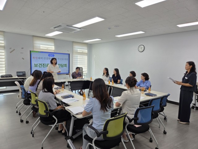 6-2 6-2. 관련사진(거제시보건소, 보건진료소장 간담회 통해 폭염 대응 논의).jpg