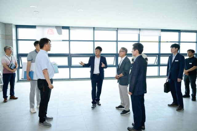 3-3 3-3. 관련사진(문화예술회관 문화지음 현장확인).jpg