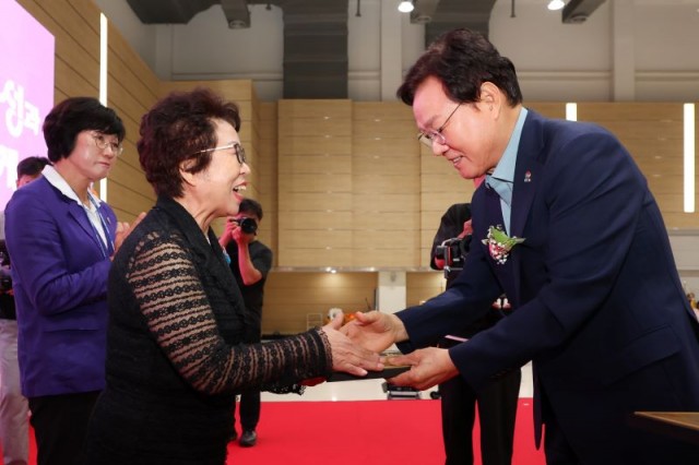 제8회경남여성한마음대회(3) 제8회경남여성한마음대회(3).jpg