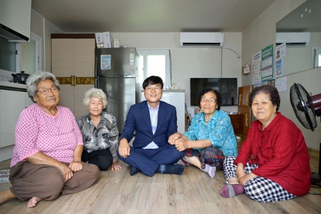 7-3 7-3. 보도사진(틈틈이 반상회).jpg