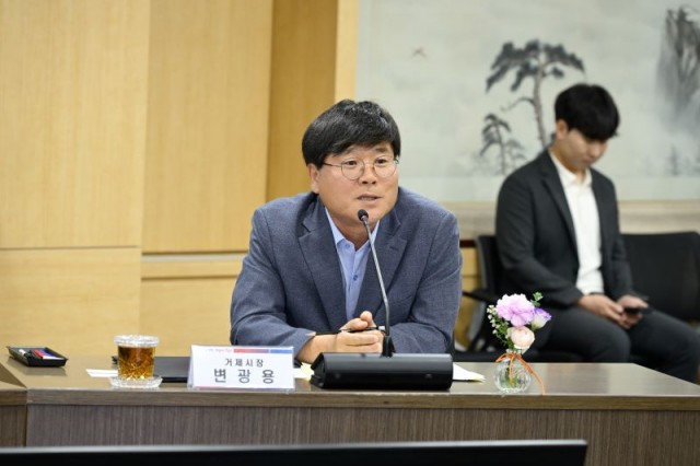 관련사진(투자협약 체결) (3) 관련사진(투자협약 체결) (3).jpg