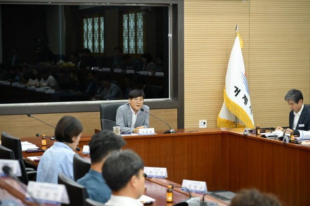 1-2 1-2. 관련사진(옥포대첩기념축제 평가보고회 1).jpg
