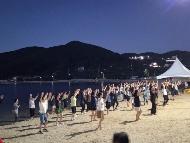 3-2 3-2. 관련사진(별빛해변운동교실 운영1).jpg
