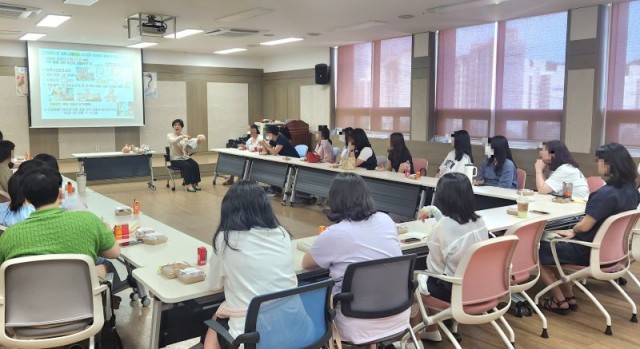 3-2. 보도사진(보건소 임산부 여름 특강， 「맘力 장착 클래스」 성료).jpg