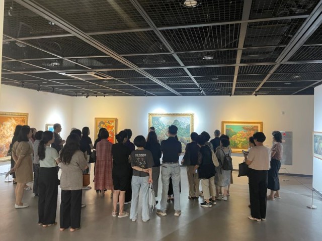 경남문화예술회관_한국화단대표작가와작품에대한찬사속성황 경남문화예술회관_한국화단대표작가와작품에대한찬사속성황.jpg