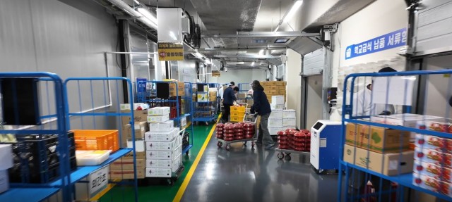 3 3.식재료배송준비.jpg