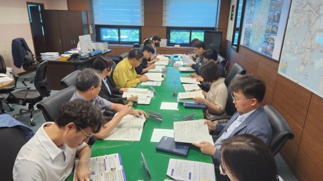관련사진(우수기관 도약 총력전! 거제시, 팀장급 보고회로 합동평가 성과관리 속도전) (1) 관련사진(우수기관 도약 총력전! 거제시, 팀장급 보고회로 합동평가 성과관리 속도전) (1).jpg