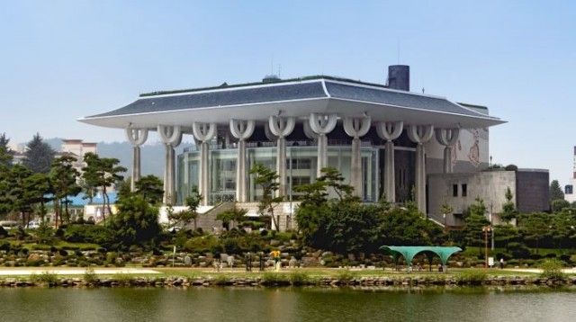 경남문화예술회관 경남문화예술회관.jpg