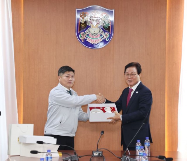 울란바토르시장면담.jpg