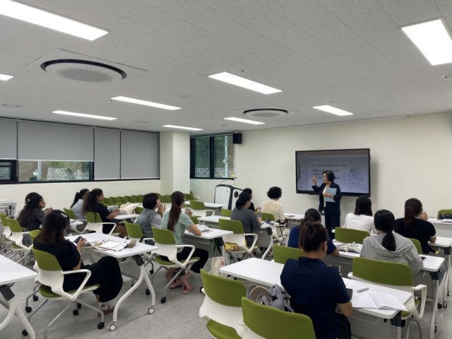 관련사진(거제시가족센터， 결혼이민자·외국인 대상 한국어 및 문화 교육 운영).jpg