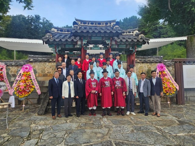10. 10. - 통영시 충무공 이순신장군 추계제향 봉행 3.jpg