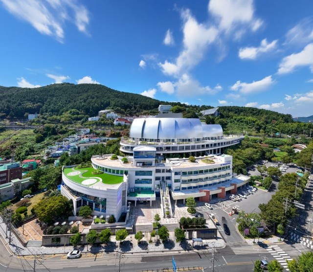 거제문화예술회관 문화지음 개관식 개최 1 거제문화예술회관 문화지음 개관식 개최 1.jpg