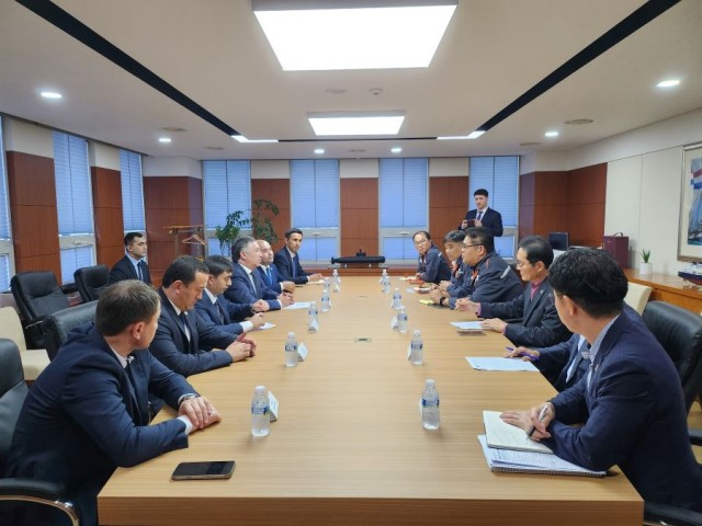 우즈벡대외노동청장거제한화오션방문(2) 우즈벡대외노동청장거제한화오션방문(2).jpg