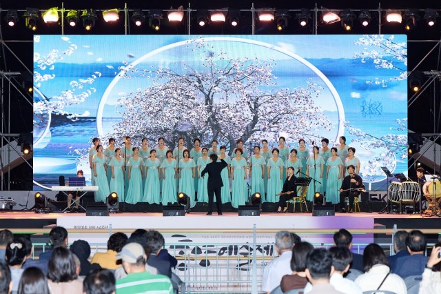10 10. 16. - 제44회 통영예술제 성료 1(개막식 공연).jpg