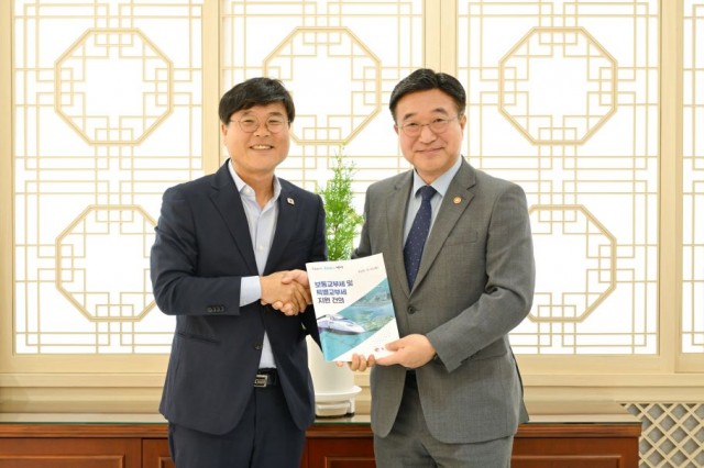 관련사진(변광용 시장, 행정안전부 방문해 교부세 지원 건의) (1) 관련사진(변광용 시장, 행정안전부 방문해 교부세 지원 건의) (1).jpg
