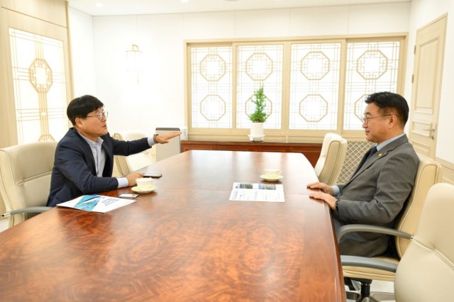 관련사진(변광용 시장, 행정안전부 방문해 교부세 지원 건의) (2) 관련사진(변광용 시장, 행정안전부 방문해 교부세 지원 건의) (2).jpg