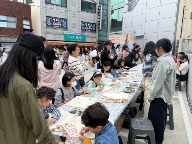 2-3 2-3. 보도사진 (‘옥포국제문화골목축제’성황리 개최∙마무리).jpg