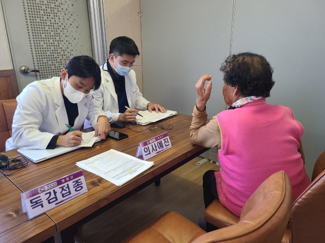 경남병원선인플루엔자무료접종확대실시(1) 경남병원선인플루엔자무료접종확대실시(1).jpg