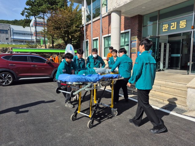 6-2 6-2. 부상자 구호활동.jpg