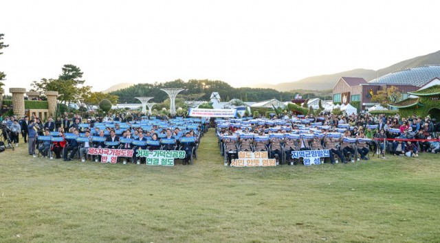 관련사진(거제시  거제-가덕도신공항 연결철도 반영 캠페인 실시) 관련사진(거제시  거제-가덕도신공항 연결철도 반영 캠페인 실시).jpg