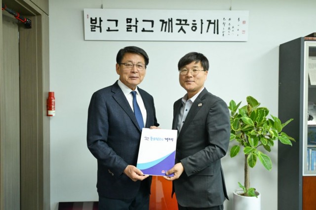 관련사진(남부내륙철도 착공식 거제 개최를 위한 광폭 행보) (2) 서삼석 최고위원 관련사진(남부내륙철도 착공식 거제 개최를 위한 광폭 행보) (2) 서삼석 최고위원.jpg