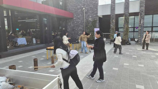 1-3. 제19회 거제섬꽃축제 글로벌 관람객 체험 프로그램 성황리에 종료 2 (1).jpg