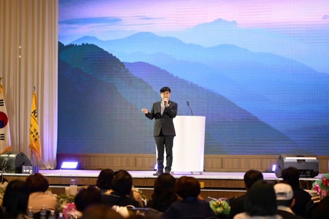 5-3 5-3. 보도사진 (거제시 ‘2025년 소상공인의 날’기념행사 개최).jpg