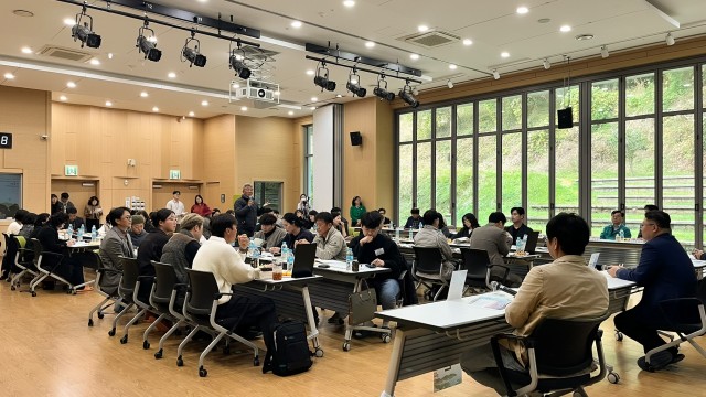 11. 14. - 2025 통영시 인구포럼, 섬 지역소멸 문제 해결을 위한 논의의 장 열려 2.jpg