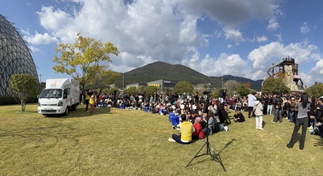 관련사진(거제시, ‘촬영하기 좋은 도시’로 발돋움)(3)-2025 관련사진(거제시, ‘촬영하기 좋은 도시’로 발돋움)(3)-2025.11.2. 예능공개녹화촬영현장, 거제식물원.JPG