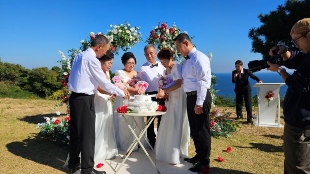 ‘웨딩·휴양섬’지심도_15일황혼부부리마인드웨딩(2) ‘웨딩·휴양섬’지심도_15일황혼부부리마인드웨딩(2).jpg