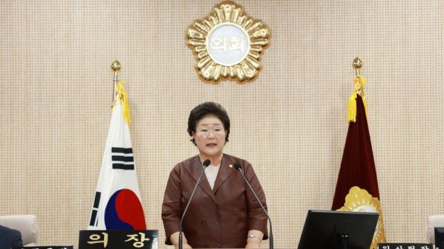 11 11. 20. - 제240회 통영시의회 제2차 정례회 개회 1(본회의).JPG