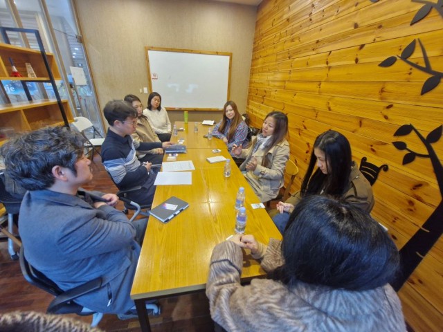 3-2 3-2. 사진-외국인관광홍보단 거제버디즈 간담회.jpg