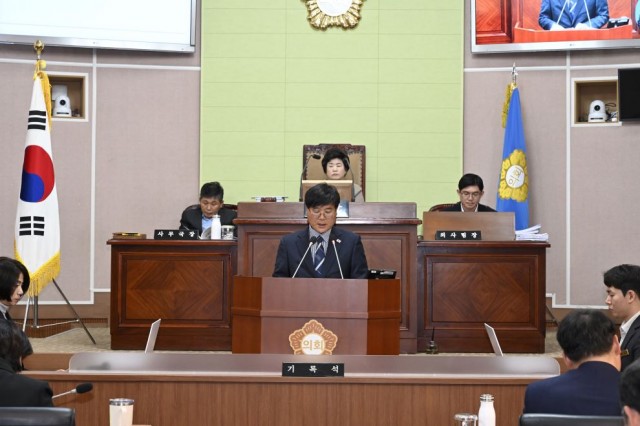 10-3. 보도사진(변광용 거제시장  제259회 거제시의회 제2차 정례회 시정연설).jpg