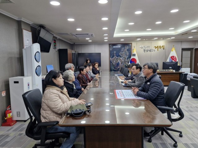 2-3 2-3. 제19회 거제섬꽃축제, 지역단체‘나눔의 꽃’피우다(2).jpg