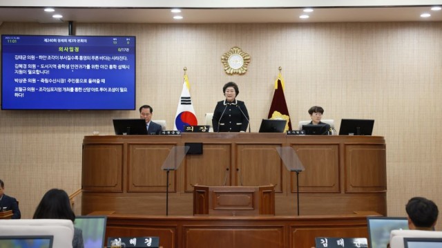 12. 17. - 제240회 통영시의회 제2차 정례회 폐회 1(본회의장 전경).JPG