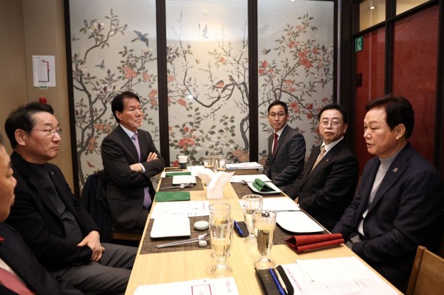 시도지사협의회임원단간담회(3) 시도지사협의회임원단간담회(3).jpg