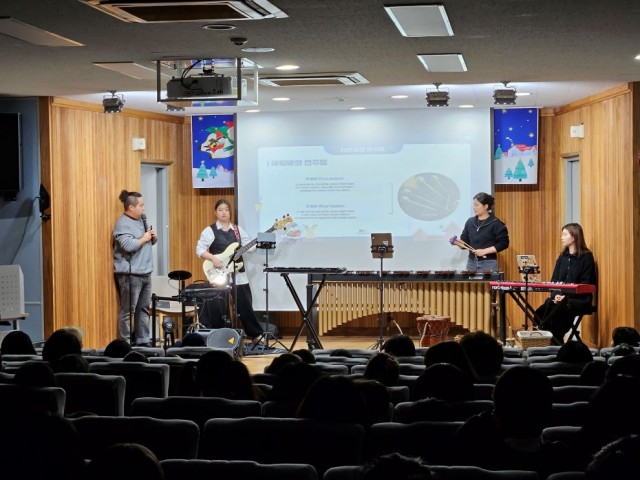 12 12. 29. - 통영시립도서관, ‘타인공감 콘서트’ 성료 1.jpg