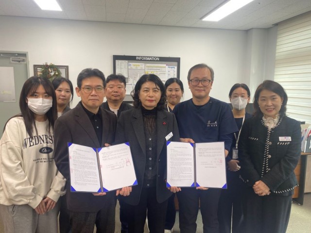 7-2 7-2. 사진1(재택의료센터 시범사업 업무협약 체결).jpg