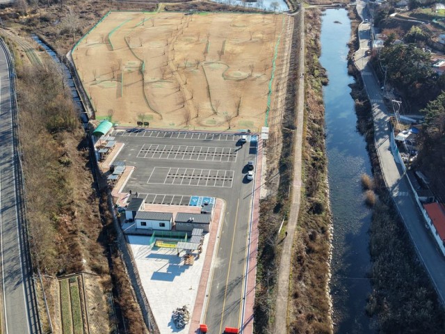 5-1 즐기며 걷고  지역도 웃는다! 고성 파크골프장 18홀에서 27홀 확대 개장.jpg